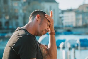 営業職がストレスを感じたときに休むべき理由は？